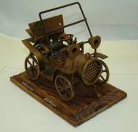 Скульптура Старинный автомобиль (W929)