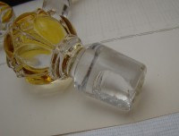 Флаконы парфюмерные старинные 3 шт. (M866)