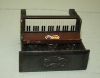 Точилка Пианино (W963)