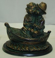 Скульптура В лодке (W333)