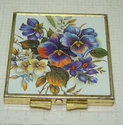 Таблетница с четырьмя секциями (U620)