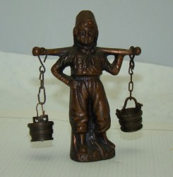 Фигурка "Мальчик с коромыслом" (V768)