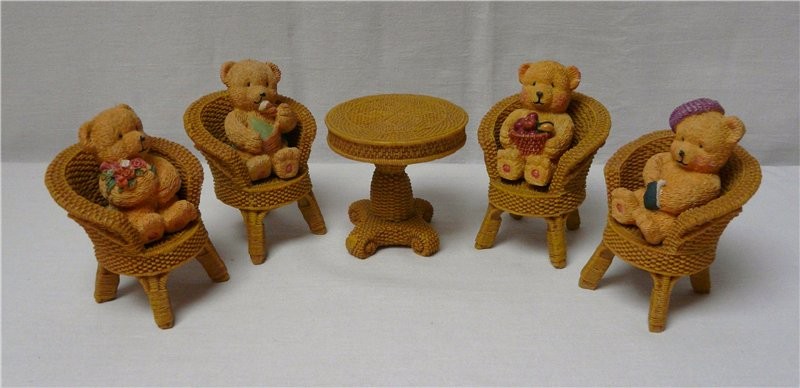 Игрушки с мебелью "Мишки" 4 шт. (S577)