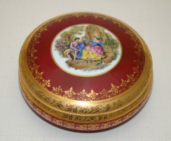 Limoges шкатулка винтажная с галантной сценой Фрагонара (A439)