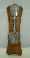 Ложка оловянная с подставкой на стену (P742)