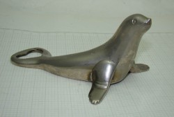 Открывалка для пива и шампанского "Тюлень" (R976)