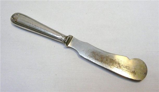 Нож столовый серебряный старинный (R053)