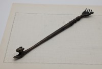 Старинная чесалка для спины с оберегом (B231)