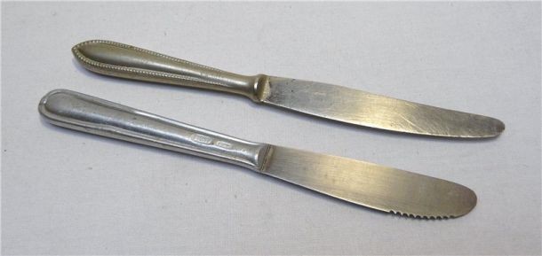 Ножи столовые старинные 2 шт. (R054)