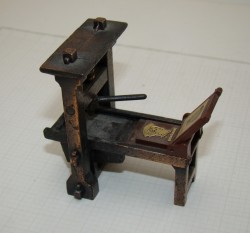 Playme точилка коллекционная Печатный станок (A245)