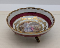 Limoges винтажная орешница розетка Галантная сцена (B133)