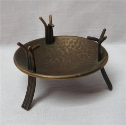 Пепельница с зажимами для сигарет (R354)