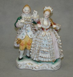 Фигурка статуэтка фарфоровая винтажная (X899)