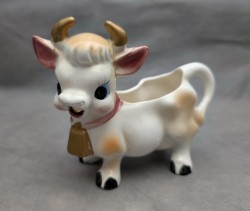 Молочник фигурка Корова с дефектом (A843)
