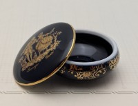 Limoges винтажная шкатулка-таблетница (B137)