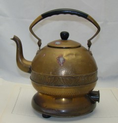 Чайник старинный с электрический (J128)