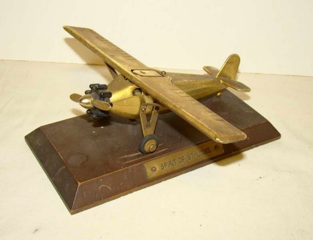 Зажигалка "Самолет SPIRIT OF ST. LOUIS" старинная (H845)
