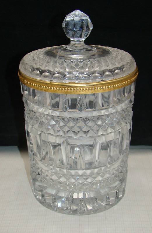 Банка хрустальная винтажная ваза для сладостей с крышкой  (M561)