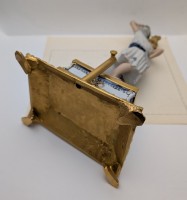 Статуэтка винтажная Девушка с корзиной цветов (A944)