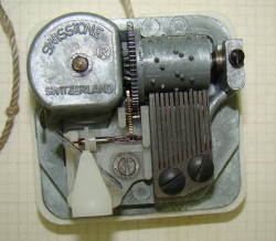 Музыкальный механизм (P585)