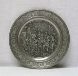 Тарелка на стену с литьем (K651)