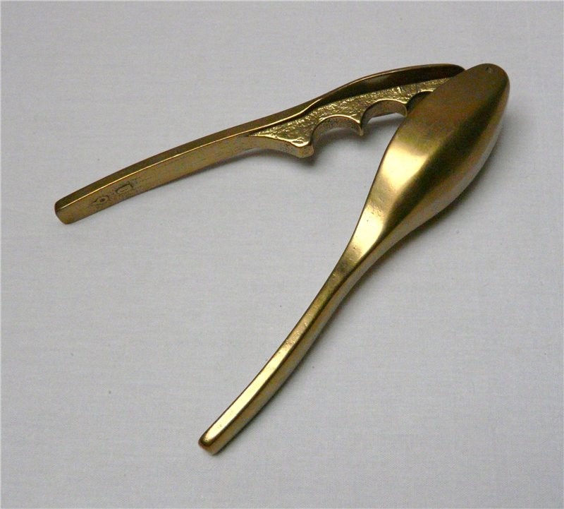 Орехокол в чехле (K751)