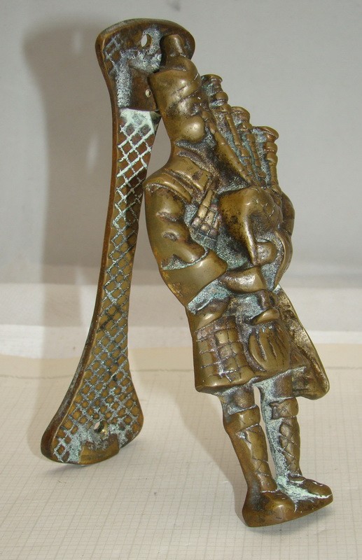 Стучалка дверная старинная Волынщик (M761)