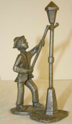 Статуэтка фигурка "Фонарщик" (G589)