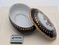 Friedrich Eger & Co винтажная шкатулка с галантной сценой (A949)