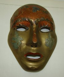 Маска настенная (Q240)