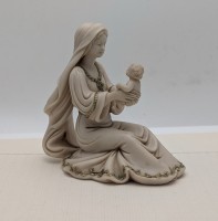 Статуэтка винтажная Мадонна с Младенцем (B245)