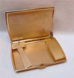 Портсигар с зажигалкой (H726)