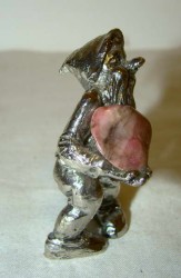 Фигурка скульптура "Гном с камнем" (F268)