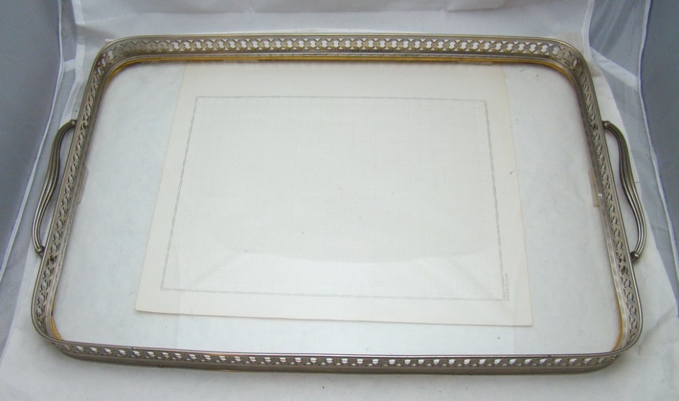 Поднос большой  винтажный со стеклом (W437)