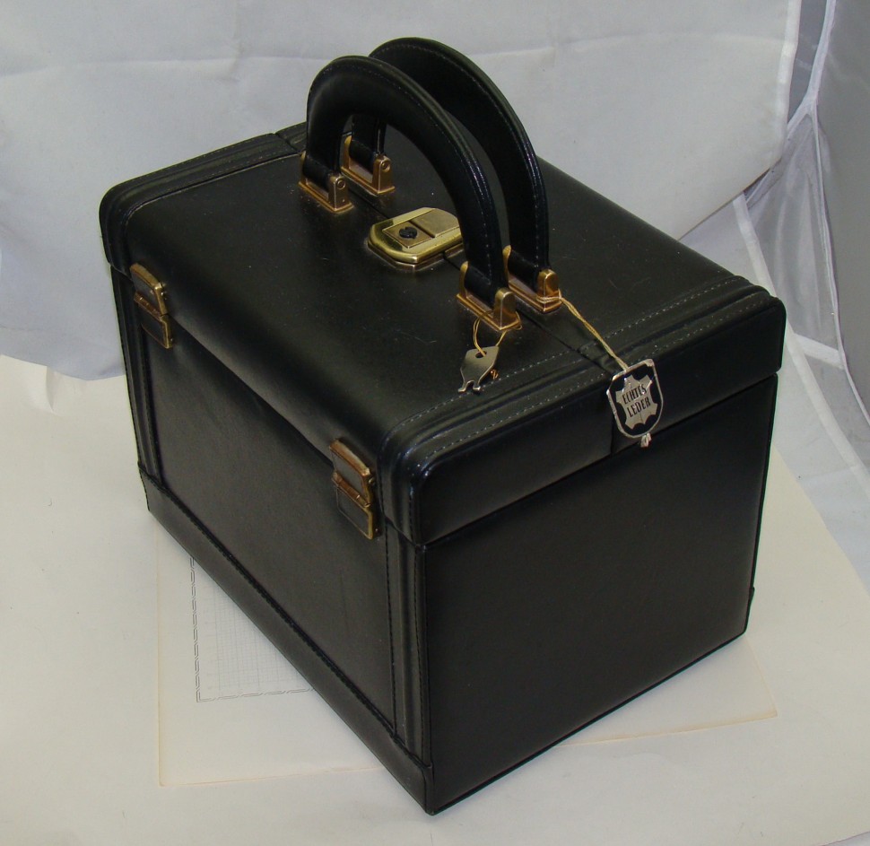 Саквояж несессер  винтажный  (Y535)