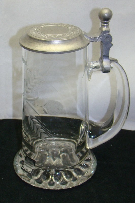 Кружка пивная винтажная Mahou с трещиной (M182)