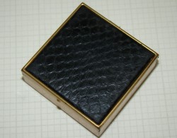 Шкатулка таблетница с зеркальцем (M279)