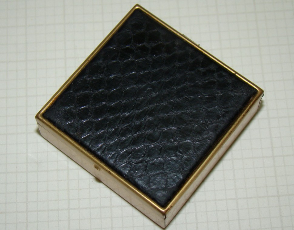 Шкатулка таблетница с зеркальцем (M279)