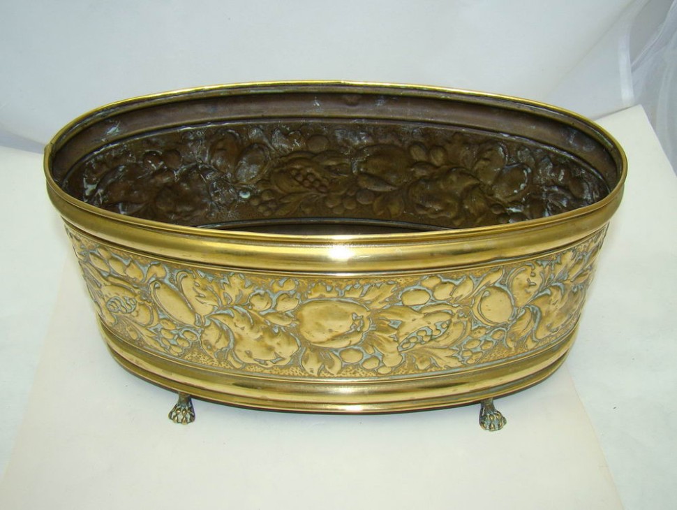 Кашпо старинное на ножках (U196)