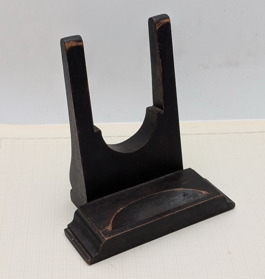 Подставка старинная для коллекционных тарелок и блюд (B056)