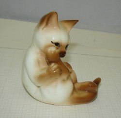 Фигурка фарфоровая Котенок (Y734)