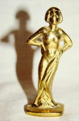 Фигурка - статуэтка литая "Женщина" (E235)
