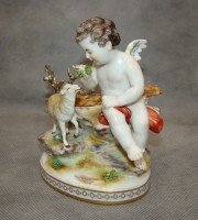 Статуэтка фарфоровая старинная Ангел с ягненком (A067)