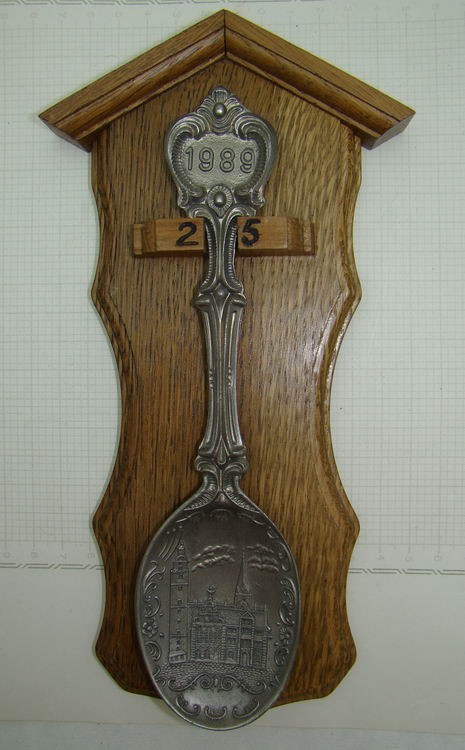 Ложка на подставке на стену (R638)