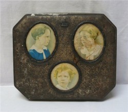 Коробка жестяная старинная (K563)