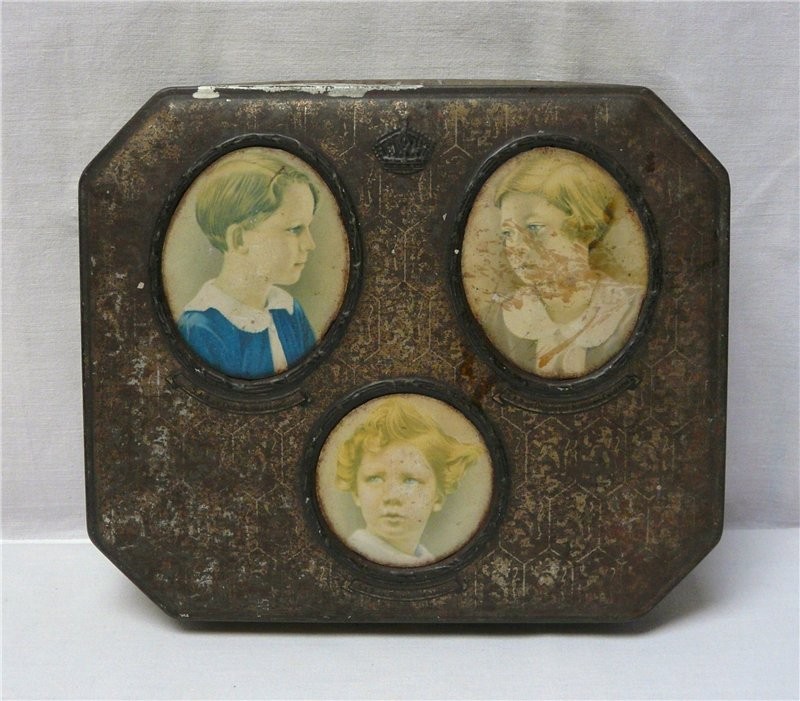 Коробка жестяная старинная (K563)