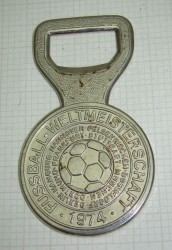 Открывалка пивная "Футбол, Кубок мира 1974" (P112)