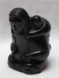 Фигурка "Женщина с ребенком" (R235)