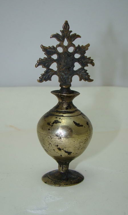 Флакон парфюмерный старинный (R466)