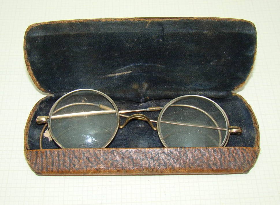 Очки старинные в футляре (R827)